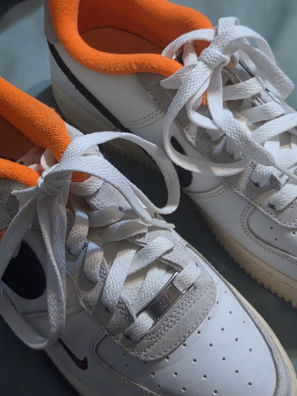Nike White Kids Sneakers with Orange Collar and Black Swoosh 8 Womens (6.5Y)